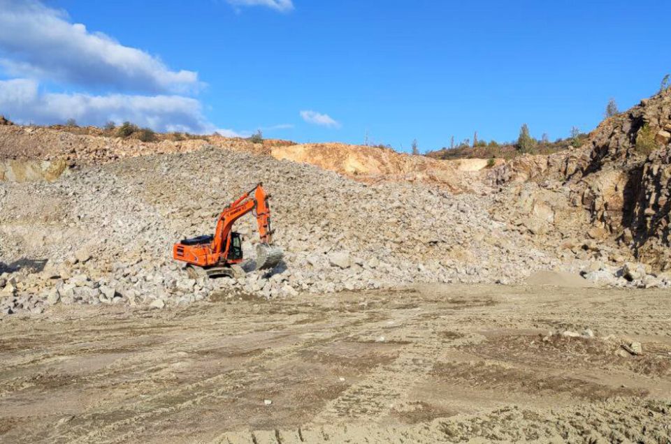 Инвесторы получили лицензии на работу на трех месторождениях гранита в ДНР