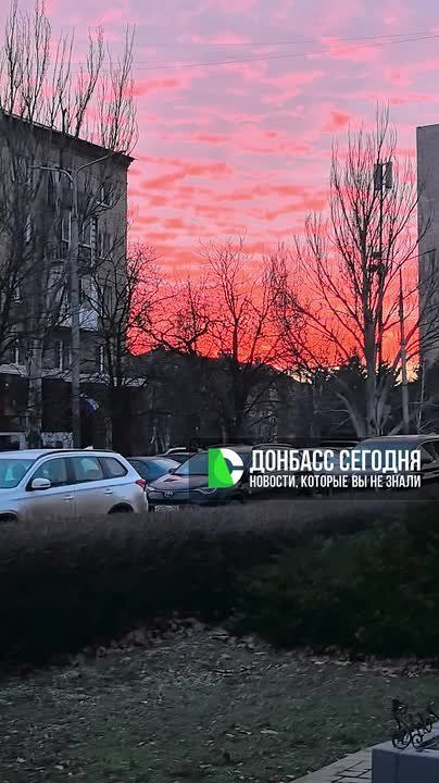 Несколько кадров перед закатом в центре Донецка