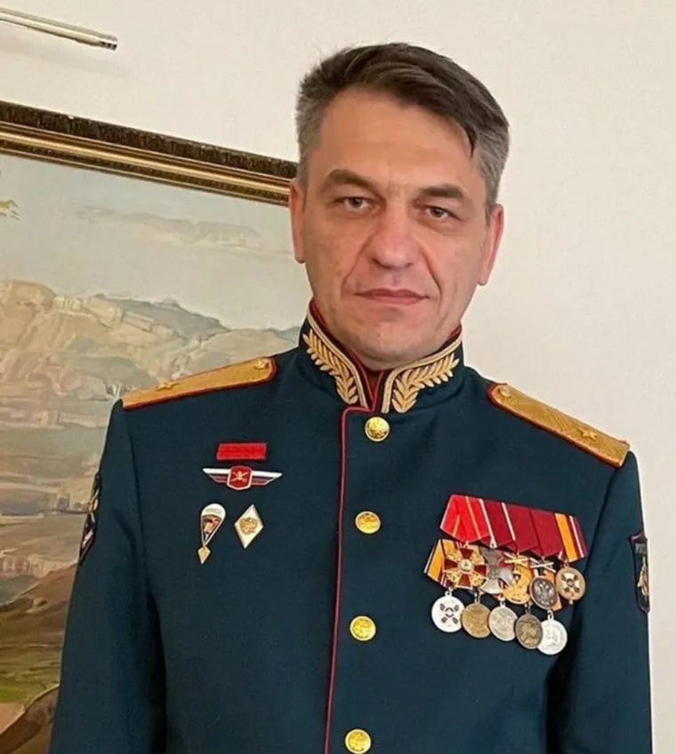 Как сообщается, с должности вновь снят генерал-лейтенант Сухраб Ахмедов, который в июле 2025 года получил звание Героя России