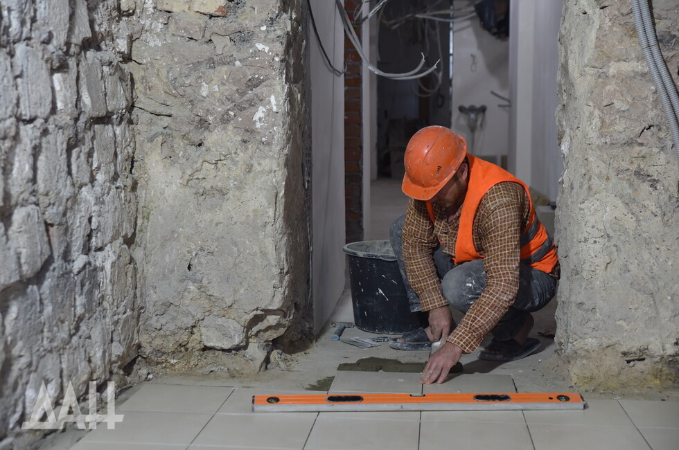 В Володарском округе в 2026-м отремонтируют две школы, детсад и библиотеку