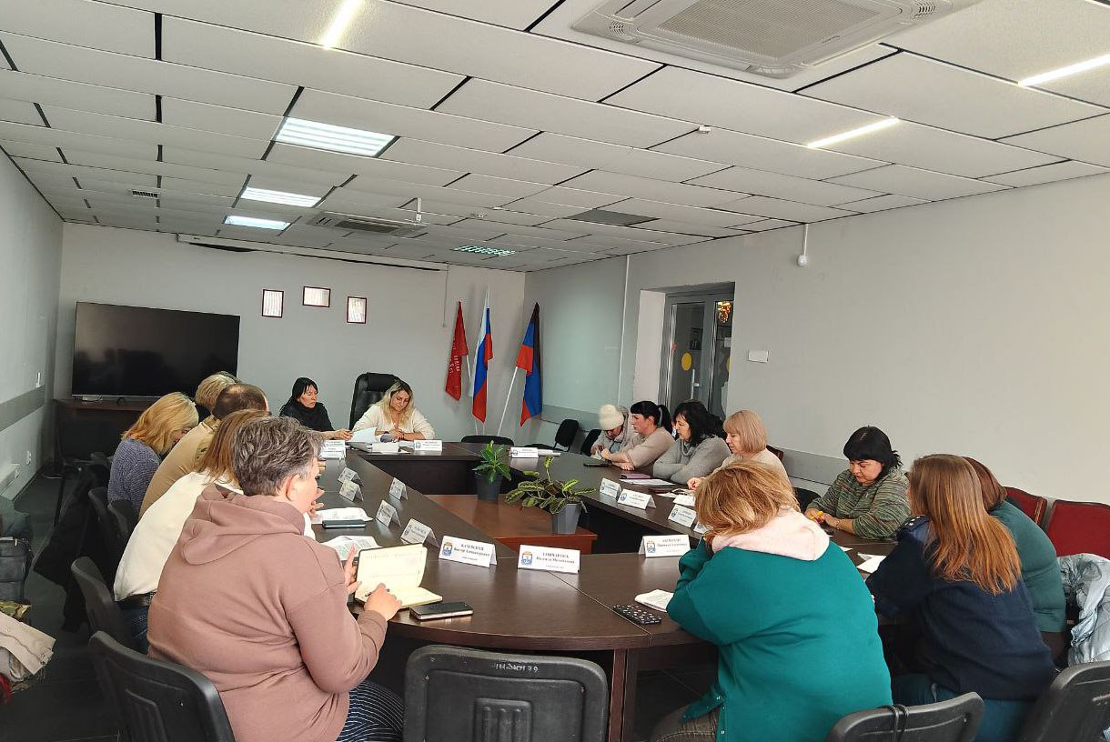 Сегодня состоялось плановое заседание комиссии по делам несовершеннолетних и защите их прав (КДНиЗП) при Управе Ильичевского внутригородского района города Мариуполь