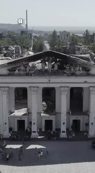 Мариуполь пережил очень многое: 8 лет оккупации, гонения киевского режима на русских людей, боль, страх, разрушения — то, что тяжело даже вспоминать…