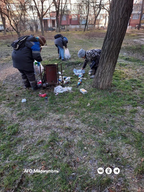 Коммунальщики привели в порядок еще более 20 дворов мариупольских многоэтажек