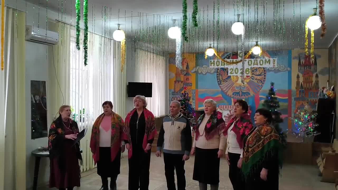 "Праздник удивительный - Старый Новый год, Может смысл его понять только наш народ."