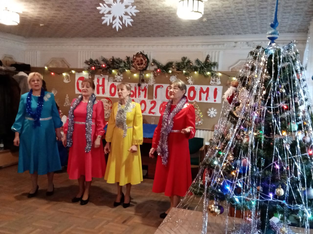Волшебство в Центре социального обслуживания: Праздник для старшего поколения