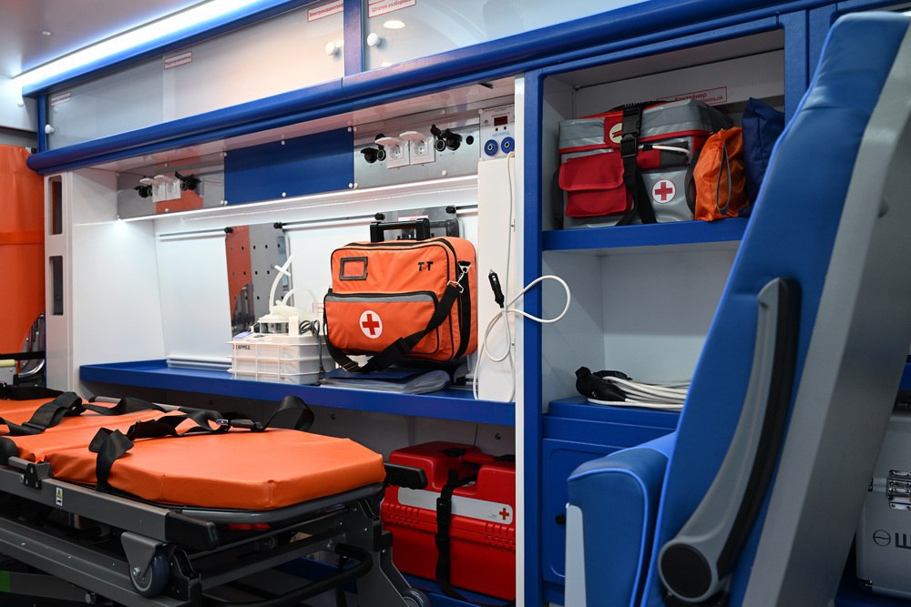 Иван Приходько: По инициативе Главы Донецкой Народной Республики Дениса Владимировича Пушилина пять бронированных автомобилей скорой помощи с противодроновой защитой, поступившие в Республику, будут работать в Горловке...