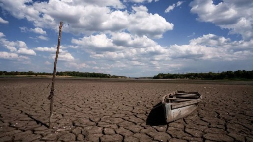 Так долго продолжаться не может. В Донецке настоящая беда. Люди терпят, спасают только "краники"