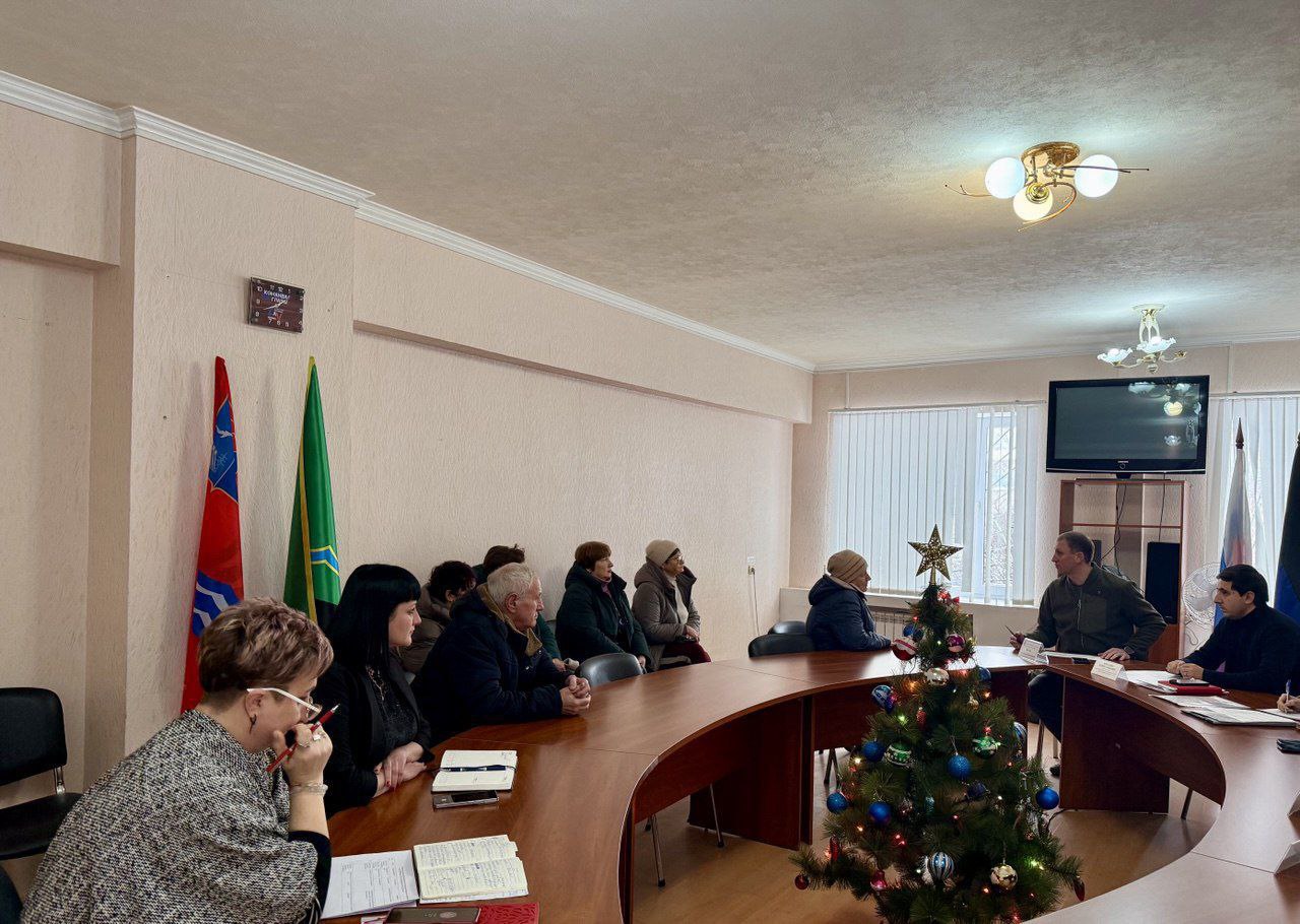 Глава Шахтерского муниципального округа ответил на вопросы ждановцев