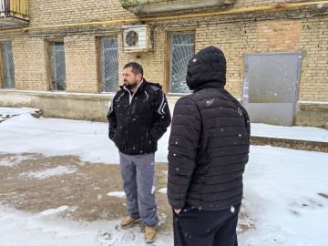 Председатель Общественного совета Александр Горянный обсудил с жителями многоквартирного дома по улице Интернациональная, 9 вопросы коммунального характера