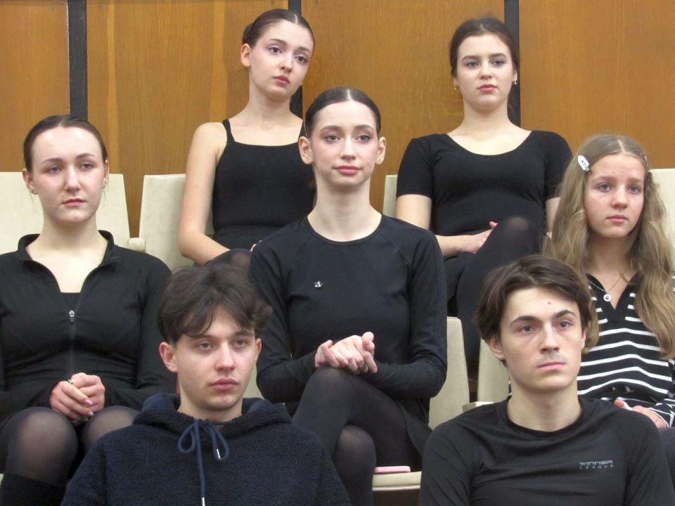 В преддверии Дня артиста представители «Донбасса» поделились профессиональным опытом с начинающими танцорами