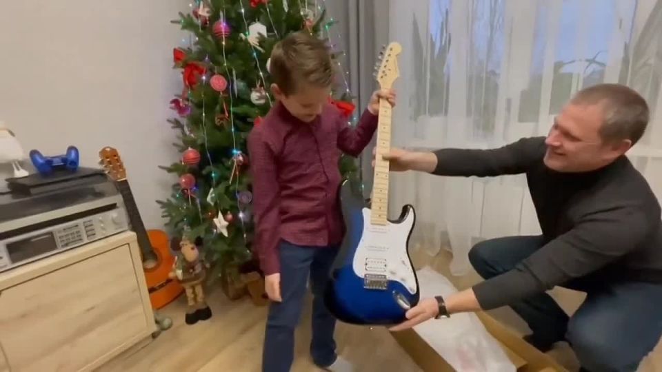 Представители Министерства строительства и ЖКХ РФ и подведомственных организаций приняли участие во Всероссийской акции «Елка желаний», исполнив новогодние мечты детей