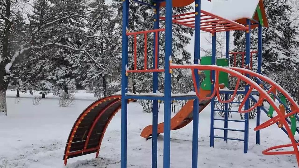 Установить детскую площадку могут и сами жители