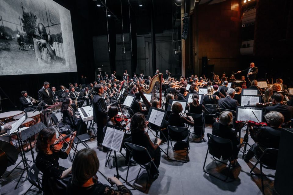 День артиста - новый российский праздник