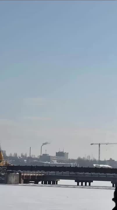 На проспекте Ильича продолжается ремонт моста