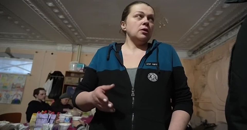 Родион Мирошник: ВСУ нас сначала выгнали из подвала, потом бомбили все время пока шли на российскую сторону - рассказ беженки из Красноармейска