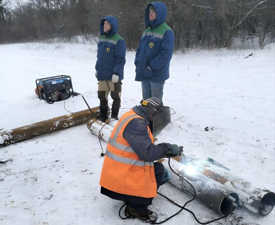 Шеф-регионы помогают ремонтировать объекты в Тельманово и Новоазовске