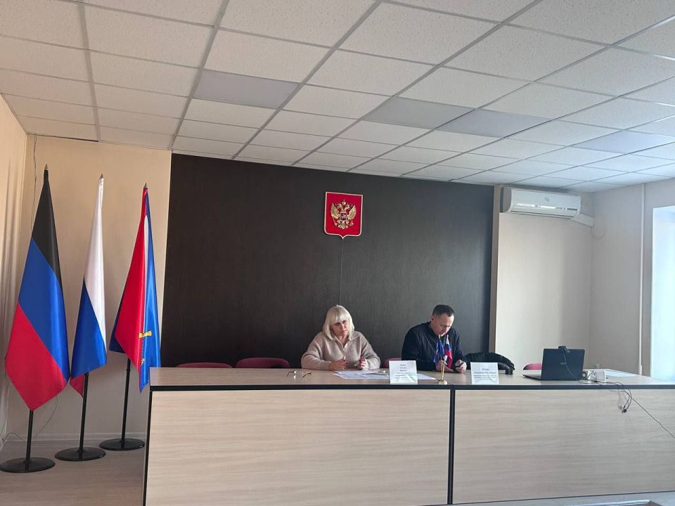 Прошло рабочее совещание под председательством Натальи Козиной, заместителя министра промышленности и торговли ДНР совместно с Александром Пеняевым, врип главы Ясиноватского муниципального округа ДНР