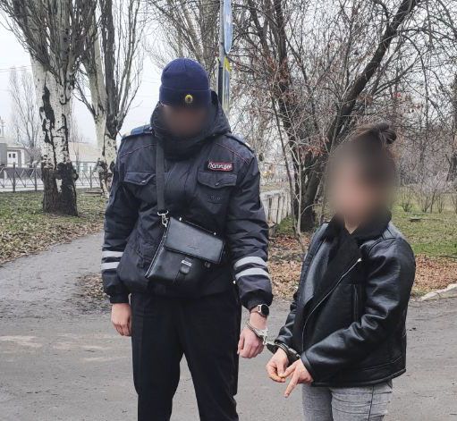 В Торезе стражи правопорядка пресекли попытку незаконной реализации наркотиков