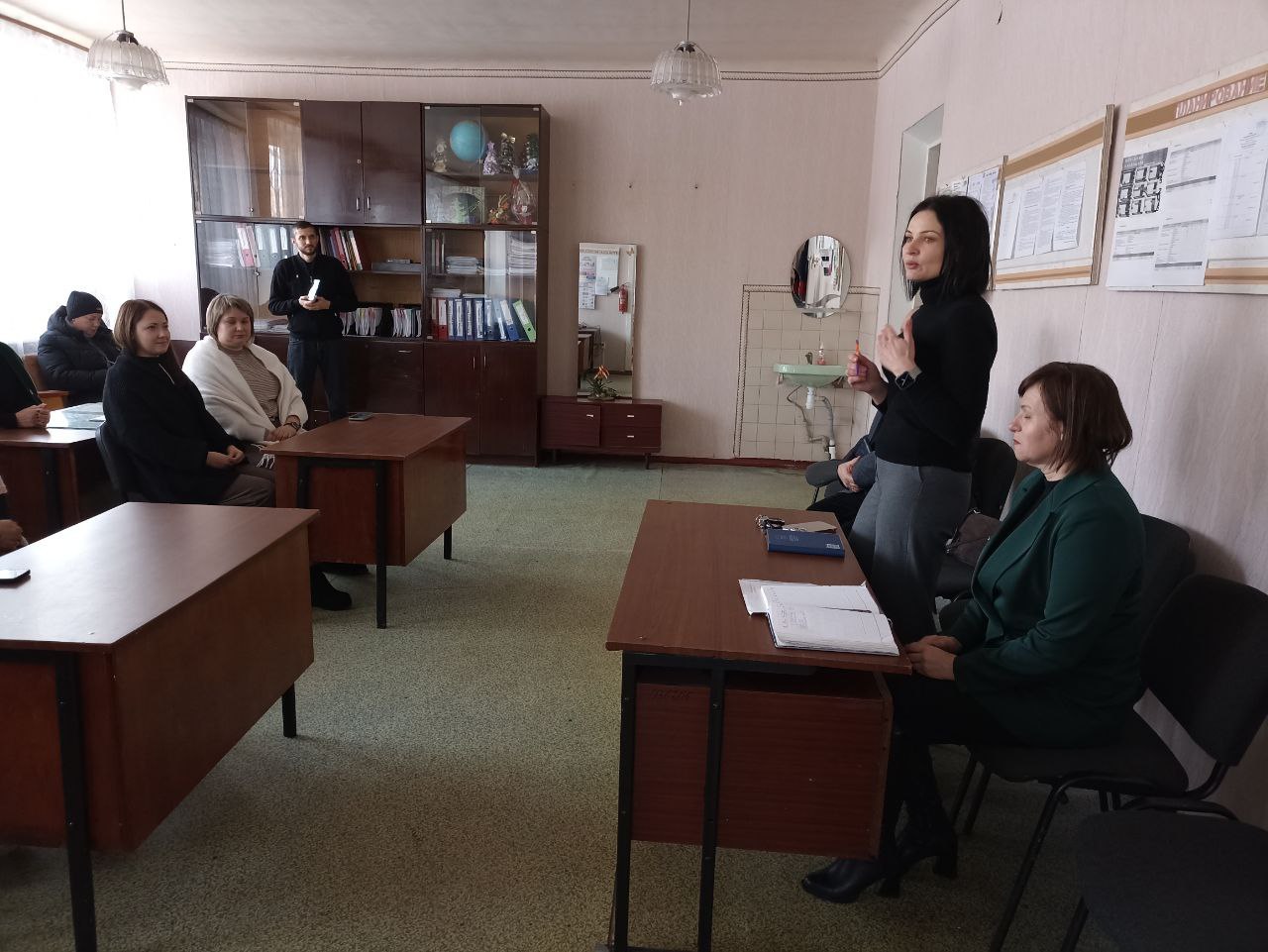 Игорь Мартынов: Встречи с населением. 21 января заместитель главы администрации муниципального образования городского округа Енакиево Ольга Дедух провела выездные встречи с населением по адресам: г. Енакиево, ул. Нестерова...