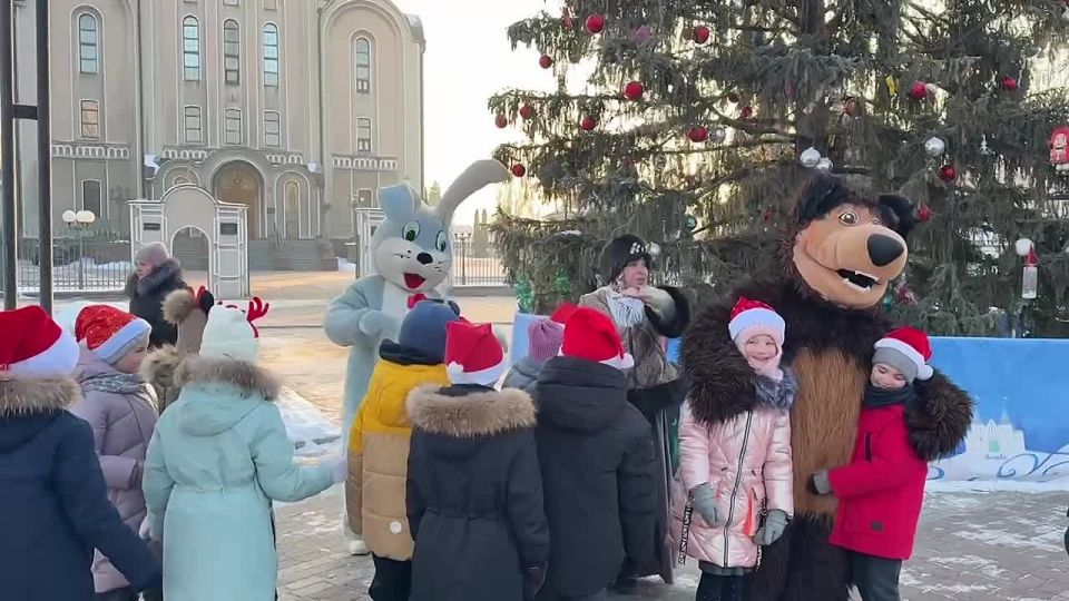 В Макеевке завершились праздничные мероприятия, посвященные новогодней ёлке