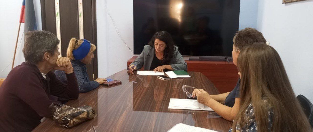 В Приморском внутригородском районе города Мариуполь прошла встреча жителей с исполняющим обязанности руководителя Управы Еленой Пантелеевной Голяка