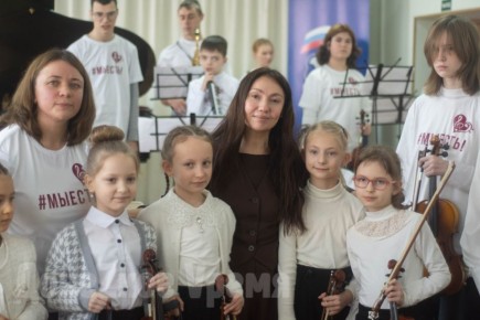 “Из таких вырастают великие личности”: скрипачка Рипсимэ Айрапетянц дала мастер-класс детям из инклюзивного оркестра