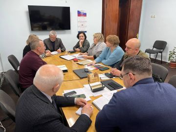 Василий Овчаров: Сегодня, 22 января, провел оперативное совещание по рабочим вопросам с участием заместителей Главы и руководителей структурных подразделений Администрации округа