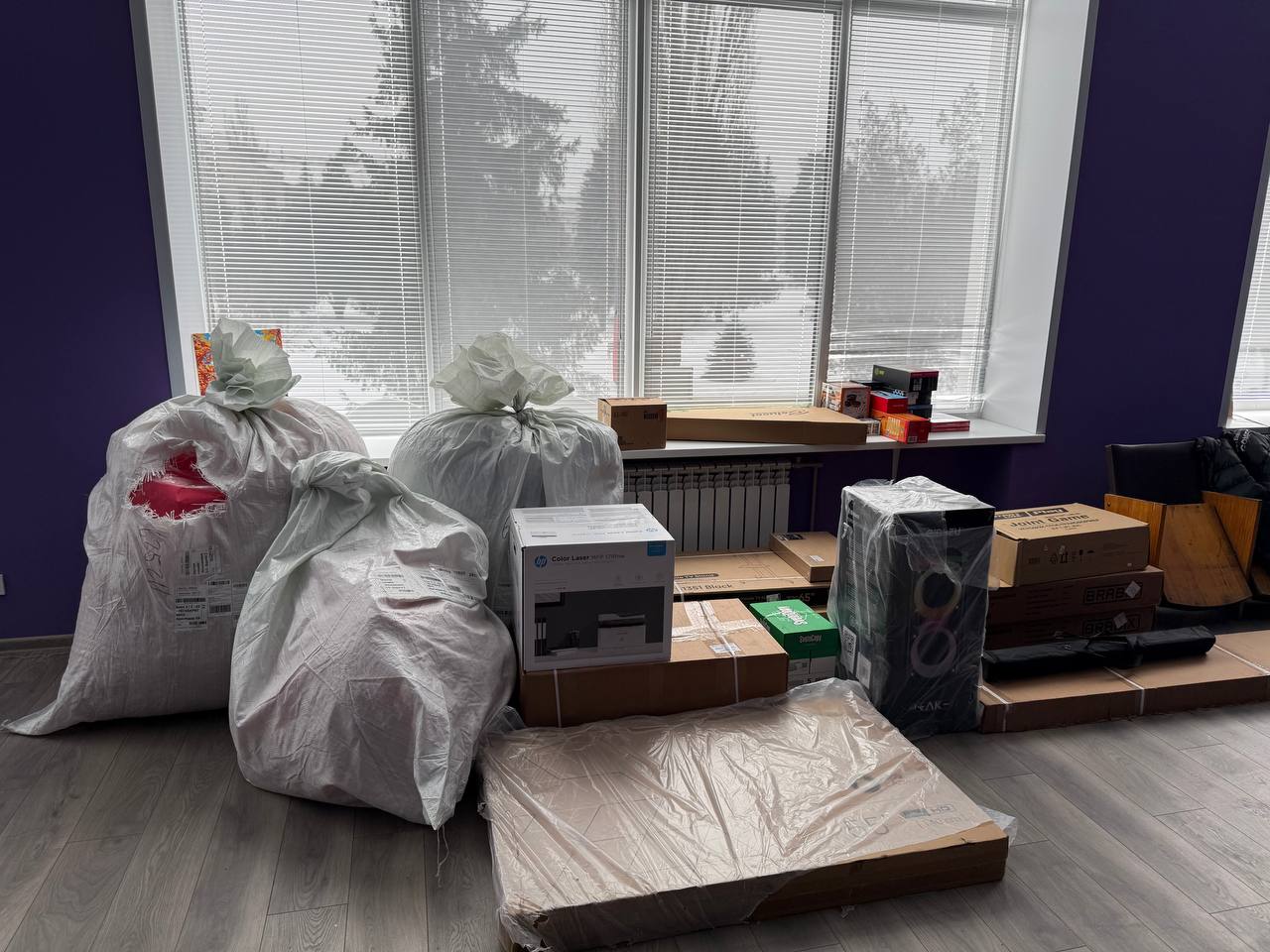 Местным отделением "Движение Первых" были получены товарно-материальные ценности от Регионального отделения ООГДДМ "Движение Первых" ДНР