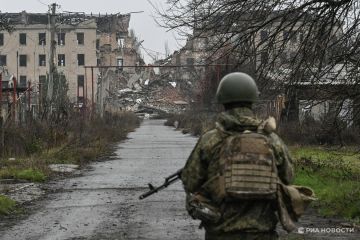Украинские военные убивали мирных жителей Красноармейска. заявил беженец