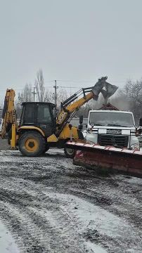 Зимнее содержание автодорог Шахтерского округа на 23 января