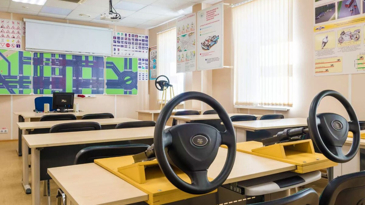 Правила обучения в автошколах поменяются с 1 марта