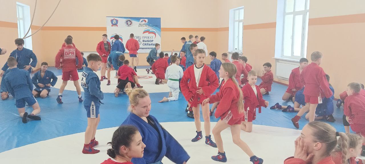 Ребята из г.о. Торез приняли участие в Общей тренировке самбистов ДНР