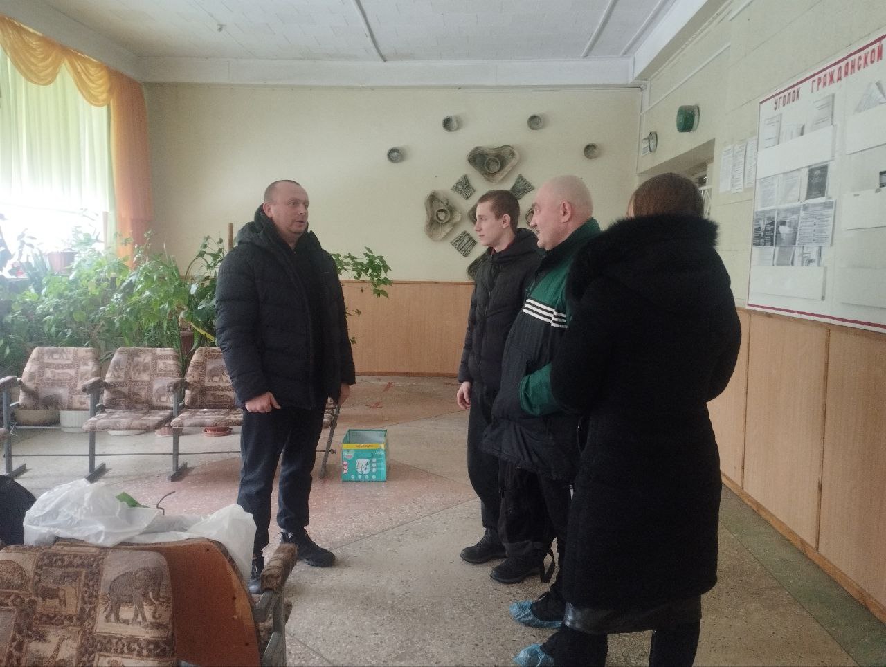 Провел встречу с жителями города Волноваха, в ходе которой были подняты следующие актуальные вопросы: