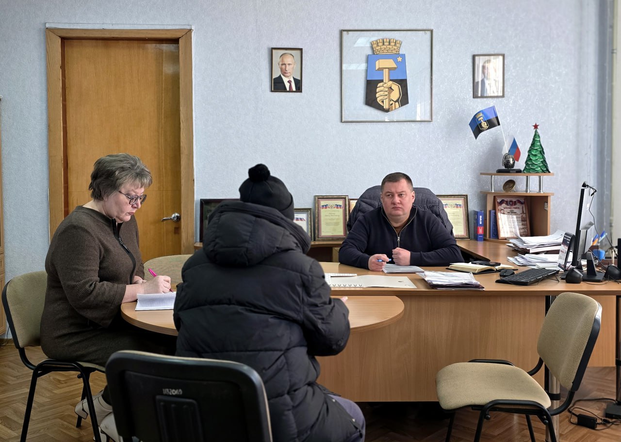 В понедельник, 26 января, руководитель Управы Куйбышевского внутригородского района Иван Адамец провел плановый прием граждан