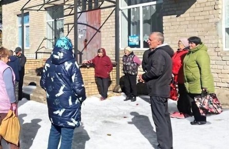 Начальник Андреевского территориального отдела Администрации Тельмановского округа провел встречу с жителями поселка Бахчевик по вопросам развития инфраструктуры