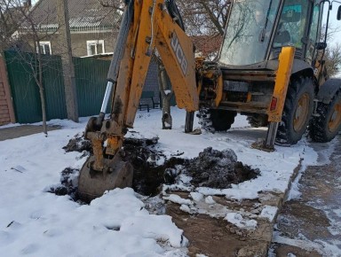 Специалисты Харцызского филиала «Вода Донбасса» вместе с бригадами Нижнего Новгорода работают на городских сетях водоснабжения и водоотведения