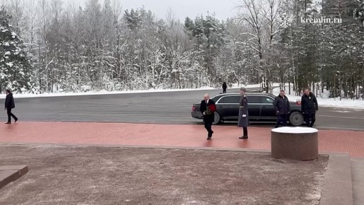 Владимир Путин принимает участие в памятных мероприятиях, приуроченных к 82-й годовщине полного освобождения Ленинграда от фашистской блокады