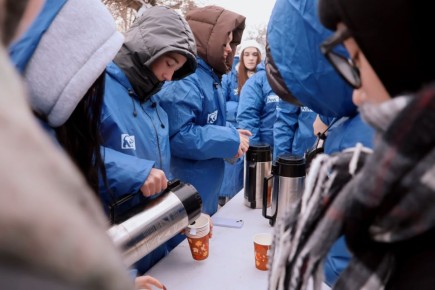 872 шага в полной тишине: волонтеры “Молодой гвардии” почтили память погибших во время блокады Ленинграда