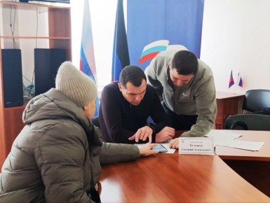 Депутат «Единой России» Евгений Белашев ответил на вопросы жителей Ждановки