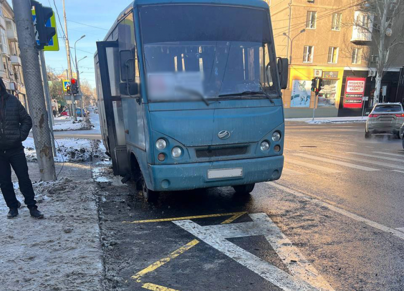 Полицейские проводят проверку по факту ДТП с участием школьницы