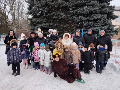 Малыши Ждановки окунулись в зимнюю сказку