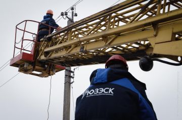 «Донецкэнерго» проводит замену аварийных опор, для обеспечения стабильного и бесперебойного энергоснабжения