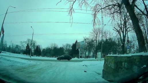 На мариупольских дорогах - гололедица