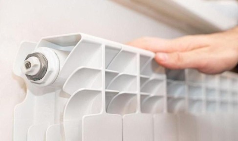 Глава ДНР Денис Пушилин во время оперативного совещания поручил мне как координатору проекта Единой России «Дети Донбасса», проверить качество отопления в макеевских детсадах №27, №4 и школе №37, и в донецких детсадах №143...