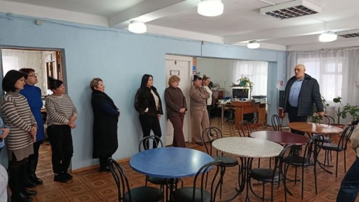 27 января в Советском внутригородском районе депутат Макеевского городского совета первого созыва Олег Венжега провел встречу с жителями в Центре социального обслуживания населения по адресу: 2 микрорайон, 1