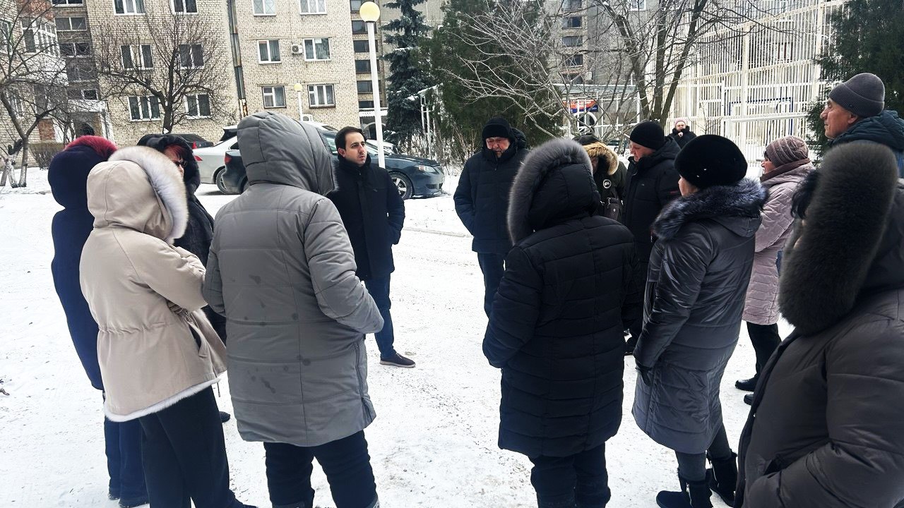 Заместитель главы администрации Шахтерского муниципального округа провел встречу с жителями Ждановки