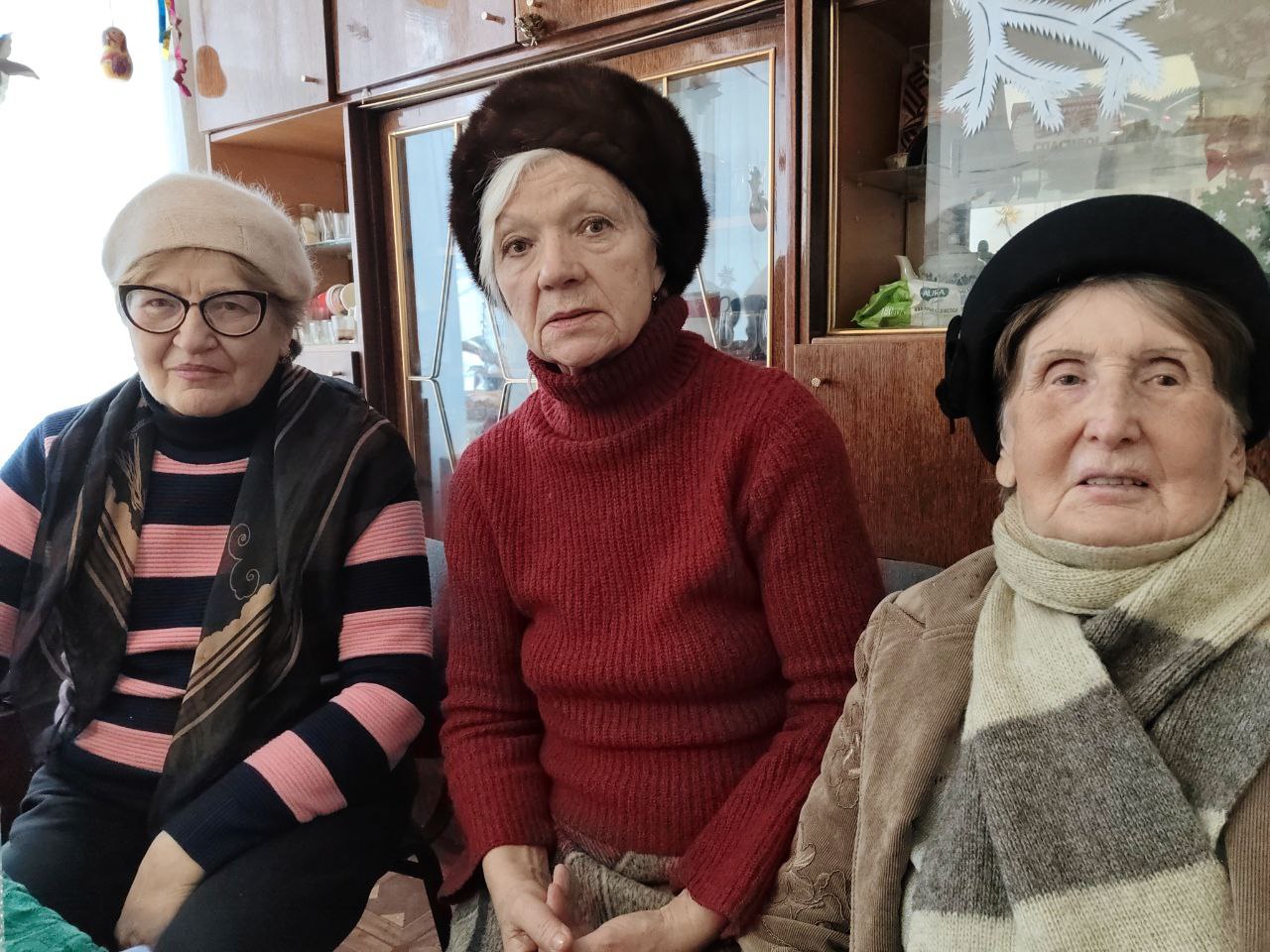 Сегодня, 27 января, председатель совета ветеранов Тамара Гордиенко провела встречу с жителями Калининского внутригородского района