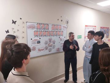 Партпроект «Историческая память»: урок мужества для старшеклассников провели в Мангушской школе №2