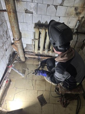 Аварийщики Магаданской области провели ремонтные работы в медучреждении в Ждановке