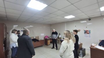 Депутат Тельмановского муниципального совета Юрий Корюк провел продуктивную рабочую встречу с представителями МКУ «Жилищно-коммунальное хозяйство и благоустройство» администрации Тельмановского муниципального округа